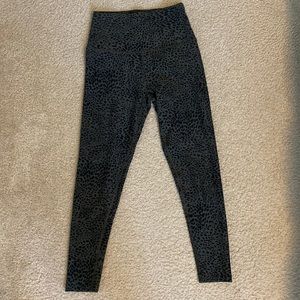 Beyond yoga leggings, size small